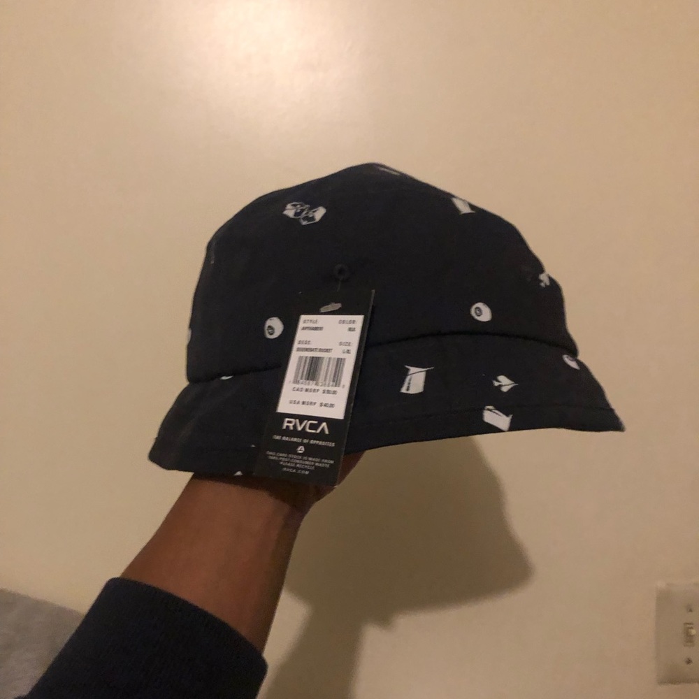 RVCA Bucket hat (never worn)